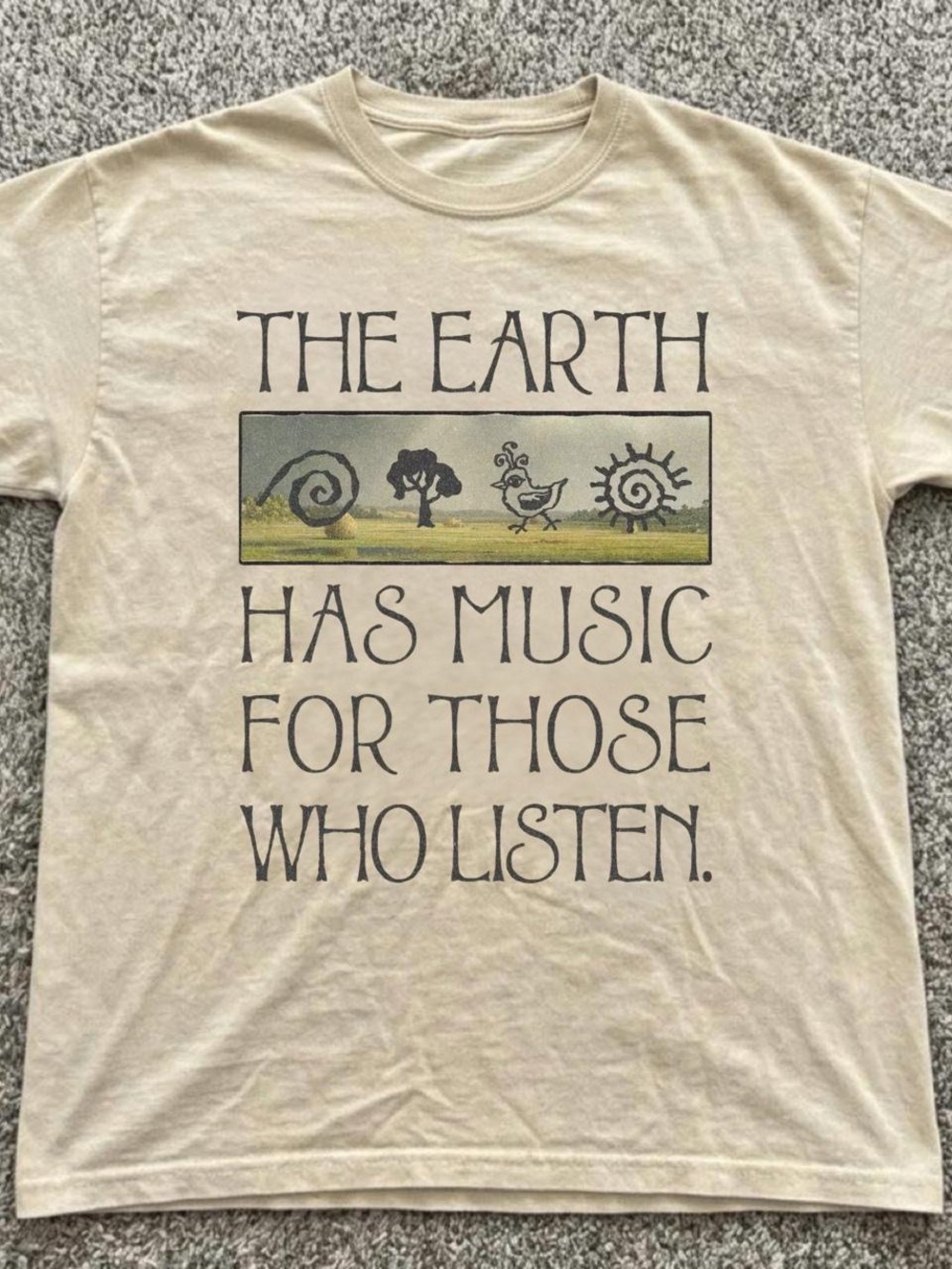 Gildan Beige Graphic Tee with Green and Black Nature Print